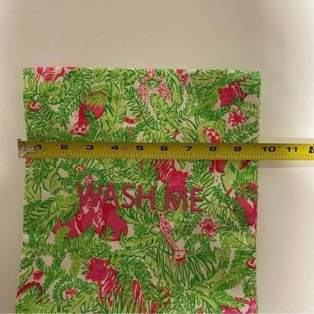 Lilly Pulitzer Wash Me Wear Me Travel Laundry‎ Bag Backyard Safari Green Pink - Picture 3 of 5